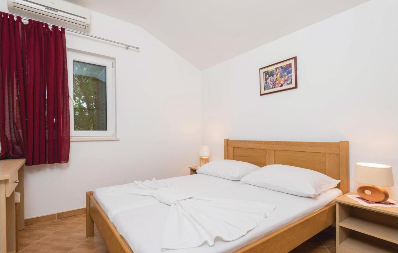 Lovely Apartment In Trpanj With House Sea View Eksteriør bilde